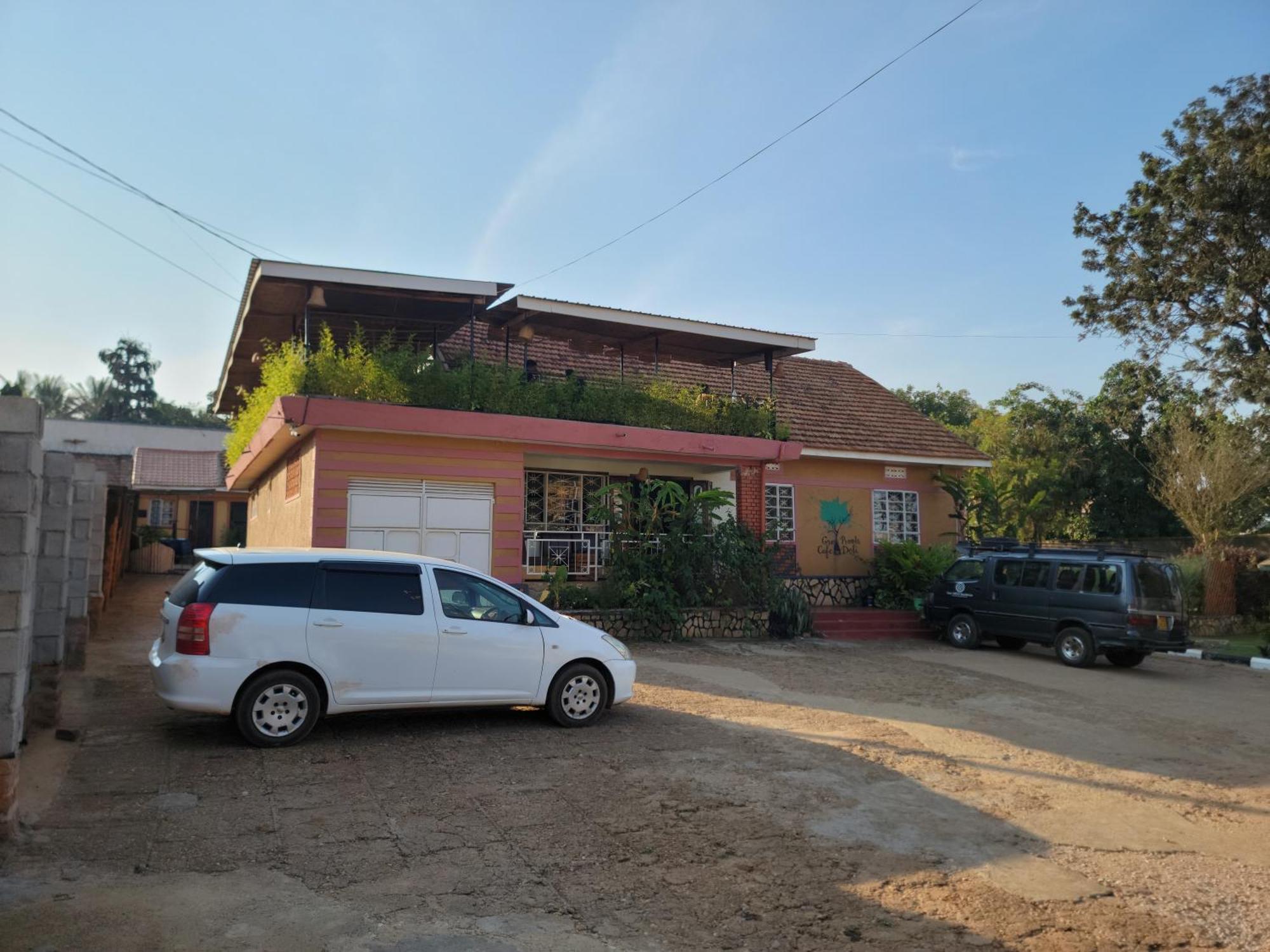 Grassroots Cafe & Deli Bed & Breakfast Masaka Luaran gambar