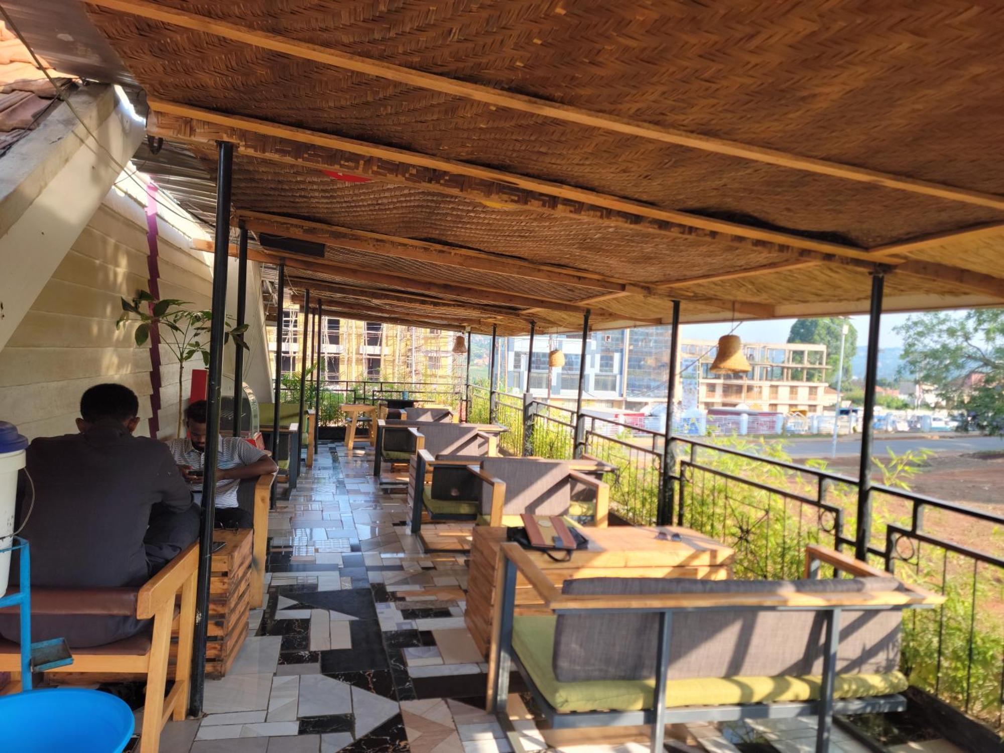 Grassroots Cafe & Deli Bed & Breakfast Masaka Luaran gambar